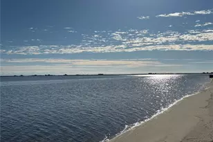 25 Shinnecock Rd, East Quogue, NY 11942 - Photo 4