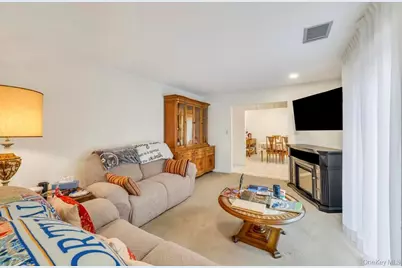 113 Birchwood Road, Coram, NY 11727 - Photo 10