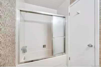 113 Birchwood Road, Coram, NY 11727 - Photo 22