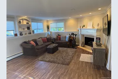 53 Page Drive, Hicksville, NY 11801 - Photo 6