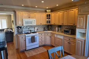 53 Page Dr, Hicksville, NY 11801 - Photo 4