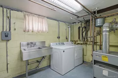 92 Apple Street, Brentwood, NY 11717 - Photo 16