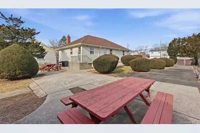 92 Apple Street, Brentwood, NY 11717 - Photo 22