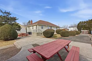 92 Apple St, Brentwood, NY 11717 - Photo 22