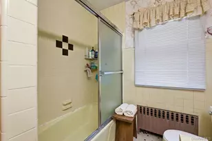 92 Apple St, Brentwood, NY 11717 - Photo 8