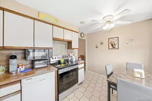 17 Wilson Ln, Bethpage, NY 11714 - Photo 18