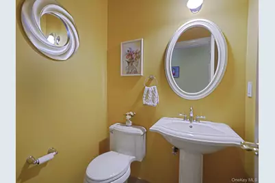 116 Maya Circle, Central Islip, NY 11722 - Photo 14