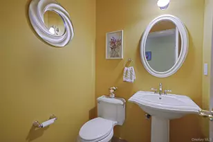 116 Maya Cir, Central Islip, NY 11722 - Photo 14