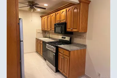 21-04 Hoyt Avenue S #2nd Floor, Astoria, NY 11102 - Photo 10