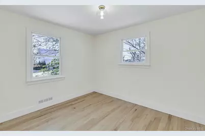 33 Oceanview Road, Hampton Bays, NY 11946 - Photo 16