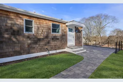 33 Oceanview Road, Hampton Bays, NY 11946 - Photo 2