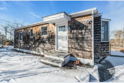 33 Oceanview Road, Hampton Bays, NY 11946 - Photo 2