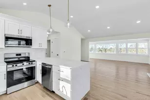 33 Oceanview Rd, Hampton Bays, NY 11946 - Photo 4