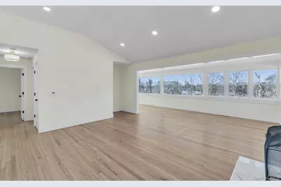 33 Oceanview Road, Hampton Bays, NY 11946 - Photo 8