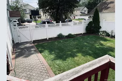 276 Benson Avenue, Elmont, NY 11003 - Photo 16