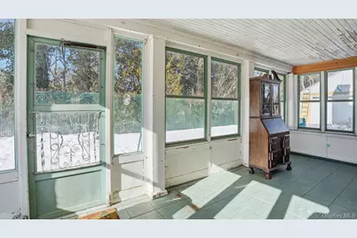 256 E Main Street, Westhampton Beach, NY 11978 - Photo 16