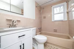 29 West Ave, Hicksville, NY 11801 - Photo 12