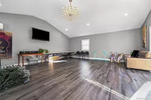 4185 Harriet Rd, Bethpage, NY 11714 - Photo 14