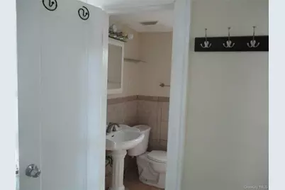 8 Ridgecrest W, Scarsdale, NY 10583 - Photo 16