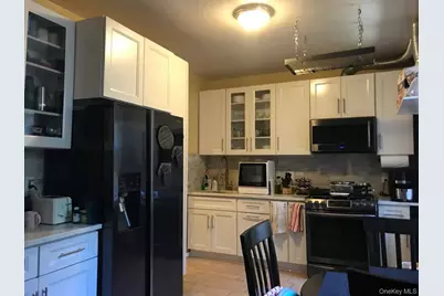 61-40 Saunders Street #C5, Rego Park, NY 11374 - Photo 2