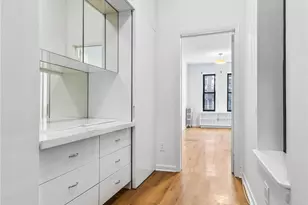 155 W 106th St, New York, NY 10025 - Photo 4