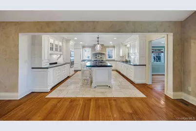 3 School House Lane, Great Neck, NY 11020 - Photo 6