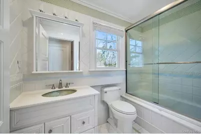 3 School House Lane, Great Neck, NY 11020 - Photo 18