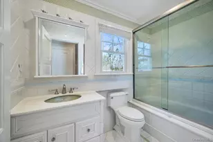 3 School House Ln, Great Neck, NY 11020 - Photo 18