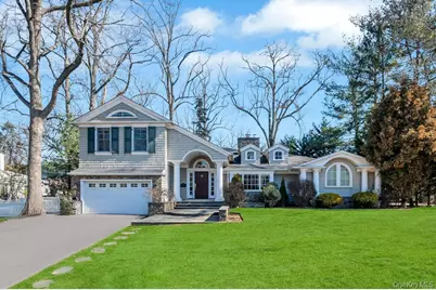 3 School House Lane, Great Neck, NY 11020 - Photo 2