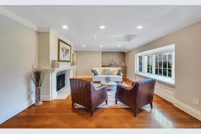 3 School House Lane, Great Neck, NY 11020 - Photo 4