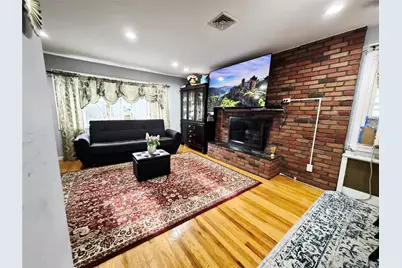 225 E Mineola Avenue, Valley Stream, NY 11580 - Photo 12