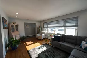 221 Young St, West Babylon, NY 11704 - Photo 8