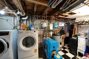 221 Young St, West Babylon, NY 11704 - Photo 22