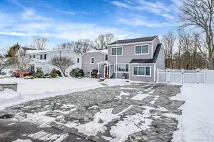 132 Gladstone Ave, West Islip, NY 11795 - Photo 4