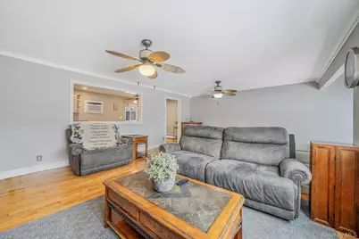 132 Gladstone Avenue, West Islip, NY 11795 - Photo 18