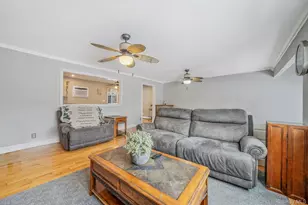 132 Gladstone Ave, West Islip, NY 11795 - Photo 18