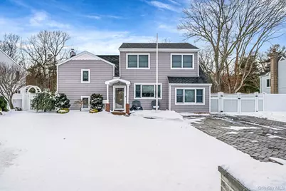 132 Gladstone Avenue, West Islip, NY 11795 - Photo 1