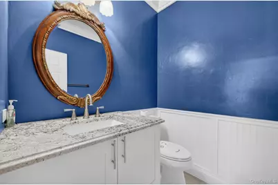 27 Hamlet Drive, Commack, NY 11725 - Photo 18