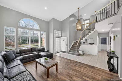 27 Hamlet Drive, Commack, NY 11725 - Photo 4