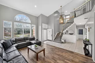 27 Hamlet Dr, Commack, NY 11725 - Photo 4