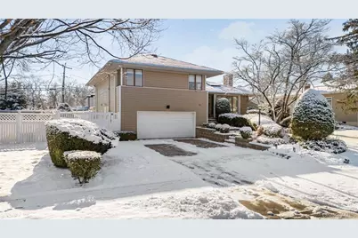 98 Birchwood Park Drive, Jericho, NY 11753 - Photo 2