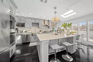 98 Birchwood Park Dr, Jericho, NY 11753 - Photo 12