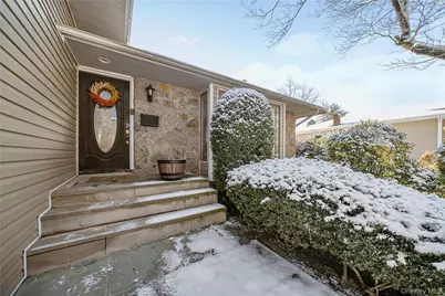 98 Birchwood Park Drive, Jericho, NY 11753 - Photo 4