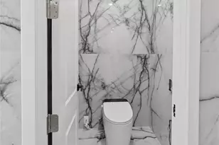 24 Chestnut Ln, Woodbury, NY 11797 - Photo 16