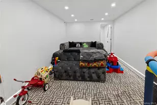 24 Chestnut Ln, Woodbury, NY 11797 - Photo 22