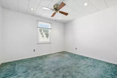 537 8th Avenue, New Hyde Park, NY 11040 - Photo 38