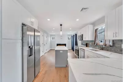 42 Volta Drive, Deer Park, NY 11729 - Photo 4