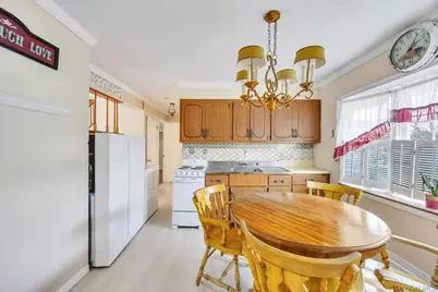 10 Grape Lane, Hicksville, NY 11801 - Photo 6