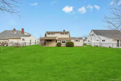 10 Grape Lane, Hicksville, NY 11801 - Photo 26