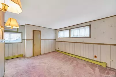 10 Grape Lane, Hicksville, NY 11801 - Photo 16